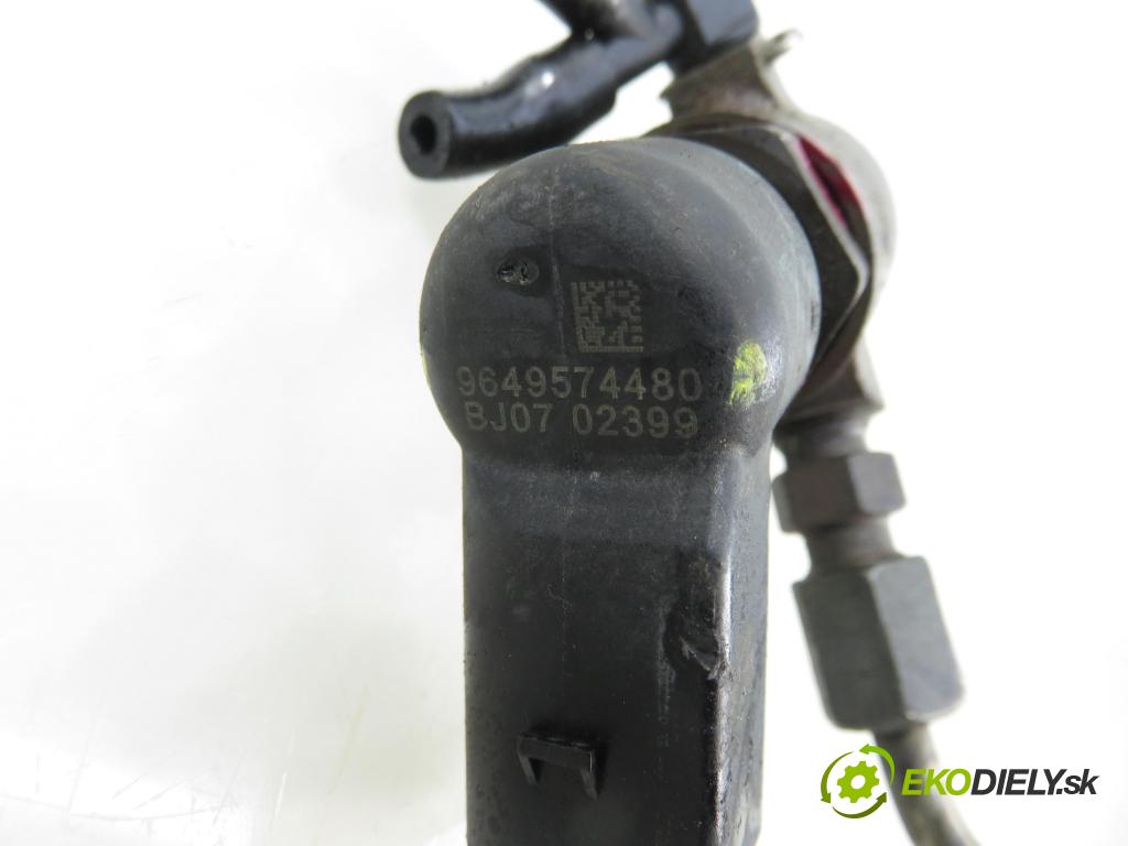 FORD FIESTA V (JH_, JD_) HB 2004 50,00 1.4 TDCi 68 - F6JB 1399,00 vstrekovač 9649574480 (Vstrekovač paliva)