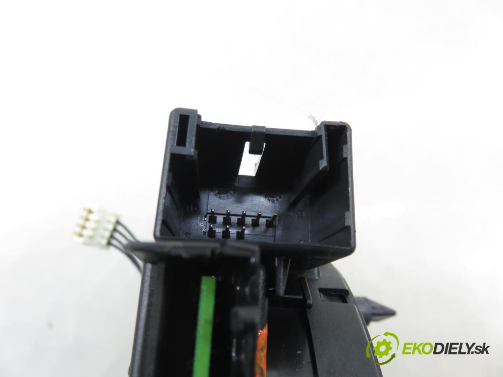 VW GOLF VII Variant (BA5, BV5) KOMBI 2019 850,00 1.6 TDI CR 115 - DGTE 1598,00 PÁSKA: air BAG 5Q1953569