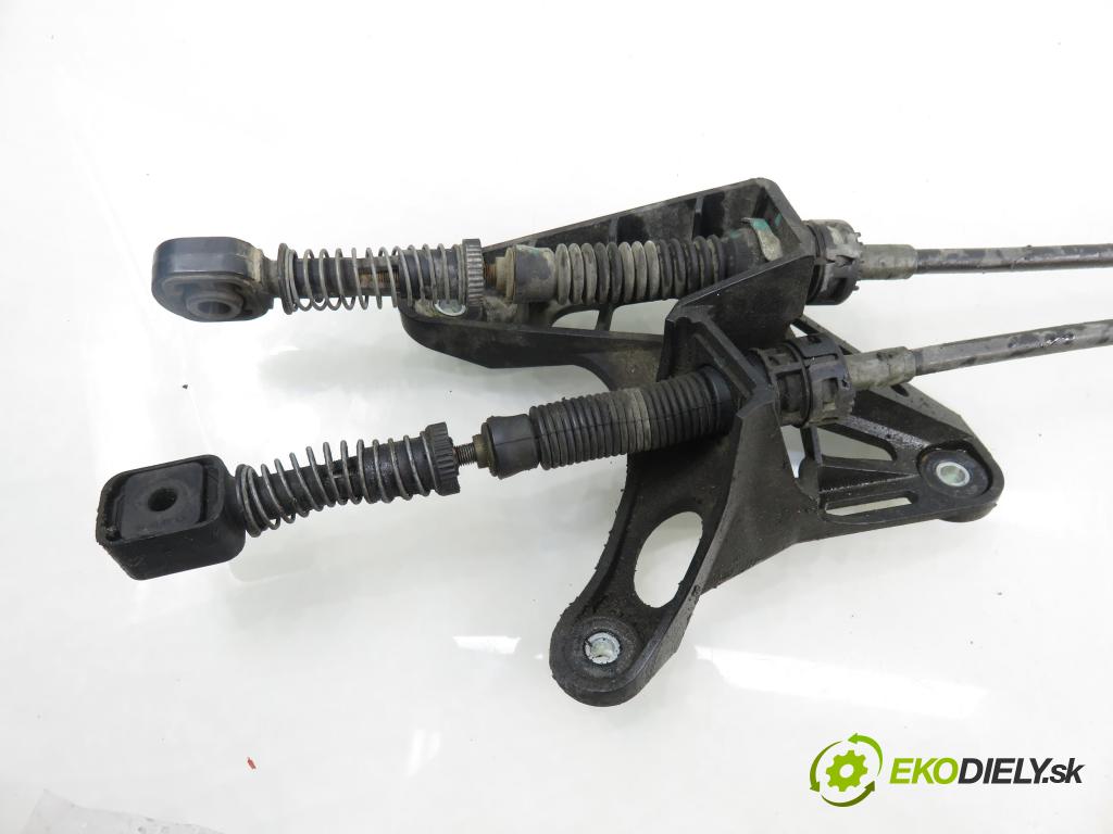 VW GOLF VII Variant (BA5, BV5) KOMBI 2019 850,00 1.6 TDI CR 115 - DGTE 1598,00 ZVEDÁK: 5Q0711265Q ; 5Q0711061F