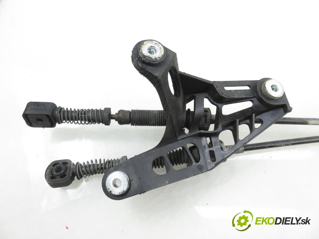 VW GOLF VII Variant (BA5, BV5) KOMBI 2019 850,00 1.6 TDI CR 115 - DGTE 1598,00 ZVEDÁK: 5Q0711265Q ; 5Q0711061F