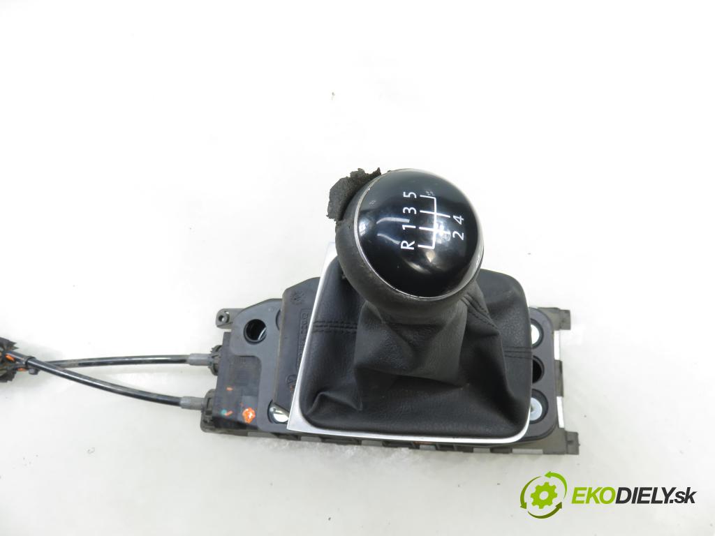 VW GOLF VII Variant (BA5, BV5) KOMBI 2019 850,00 1.6 TDI CR 115 - DGTE 1598,00 ZVEDÁK: 5Q0711265Q ; 5Q0711061F