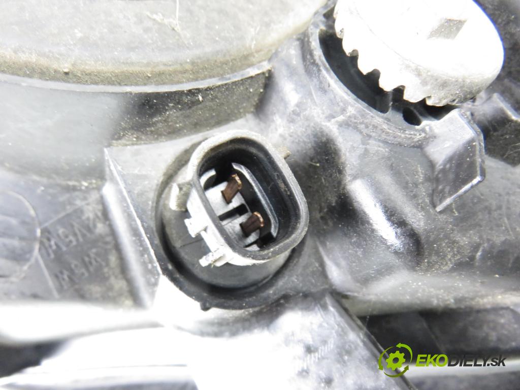 TOYOTA AVENSIS VERSO (_M2_) MINIVAN 2002 85,00 2.0 D (CLM20_) - 1CD-FTV 1995,00 Svetlo LP