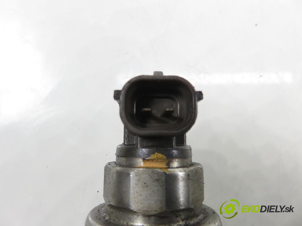 OPEL ASTRA H GTC (L08) HB 2009 81,00 1.7 CDTI - A 17 DTJ 1686,00 vstřikovač 8973762702 (Vstřikovač paliva)