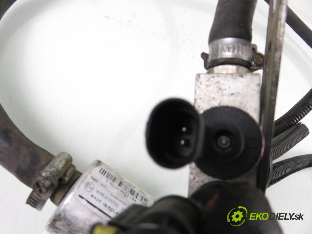 MAZDA TRIBUTE (EP) SUV 2001 0,00 3.0 V6 AWD - AJ 2967,00 Lišta vstrekovacia LPG 09SQ99020023 ; 67R010185
