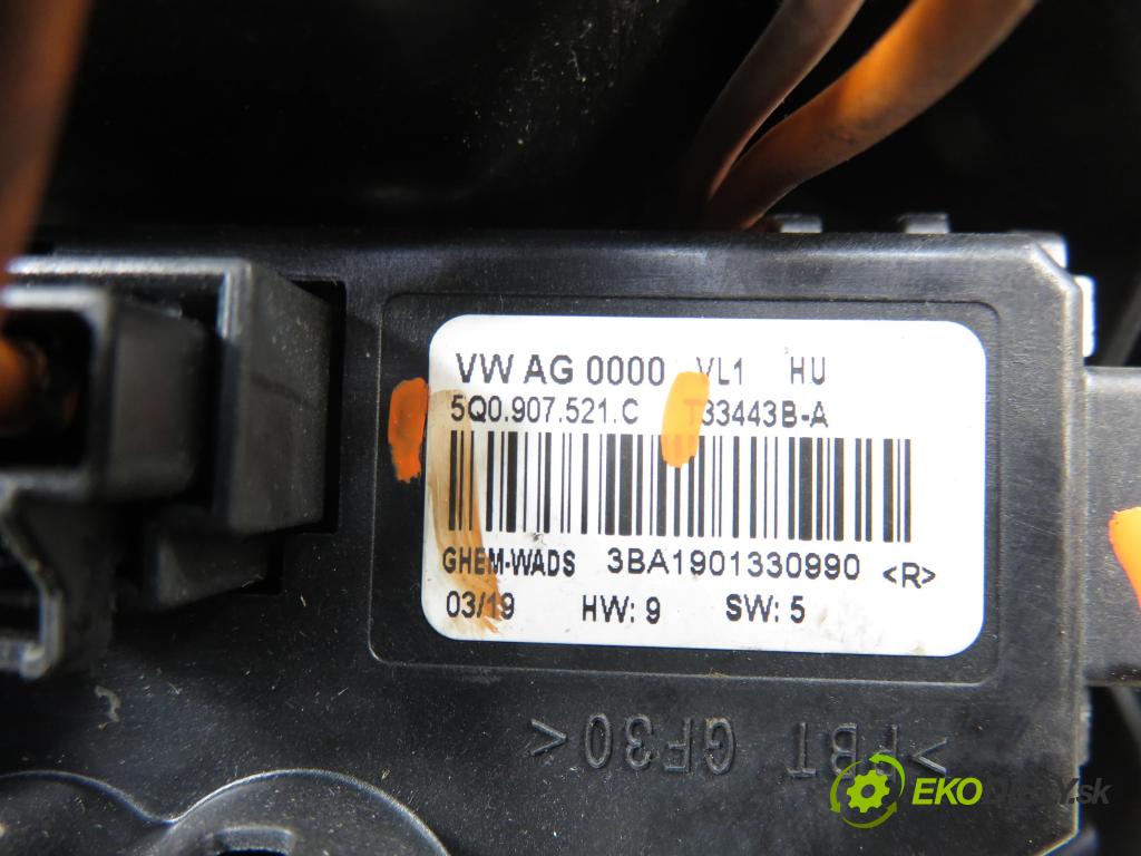 VW GOLF VII Variant (BA5, BV5) KOMBI 2019 850,00 1.6 TDI CR 115 - DGTE 1598,00 Ventilátor vetráku 5Q1819021H ; 5Q0907521C