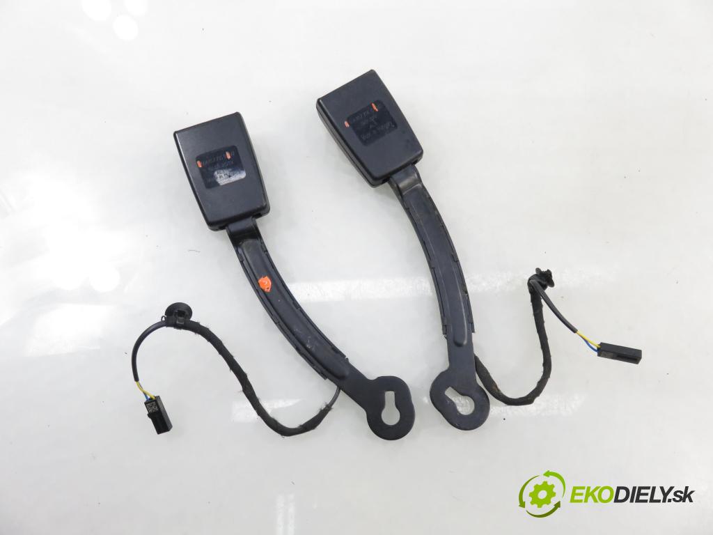 VW GOLF VII Variant (BA5, BV5) KOMBI 2019 850,00 1.6 TDI CR 115 - DGTE 1598,00 zapínače pásov predný 5G4857755B ; 5G4857756C