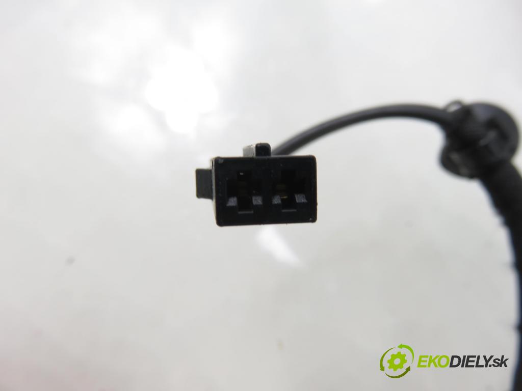 VW GOLF VII Variant (BA5, BV5) KOMBI 2019 850,00 1.6 TDI CR 115 - DGTE 1598,00 zapínače pásov predný 5G4857755B ; 5G4857756C