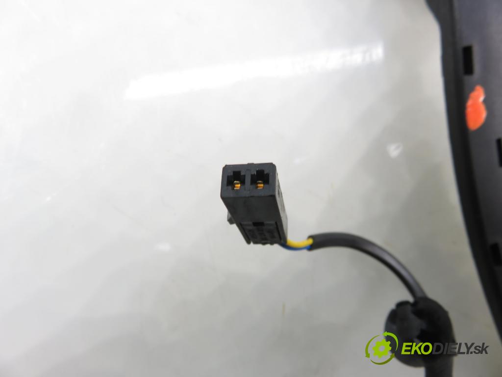 VW GOLF VII Variant (BA5, BV5) KOMBI 2019 850,00 1.6 TDI CR 115 - DGTE 1598,00 zapínače pásov predný 5G4857755B ; 5G4857756C