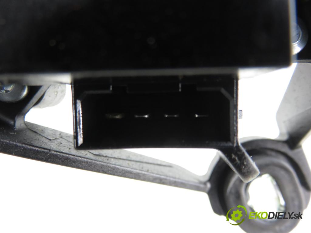 VW POLO (9N_) HB 2009 44,00 1.2 6V 60 - BBM 1198,00 Motorček stierače zadné 0390201596 ; 6Q6955711C