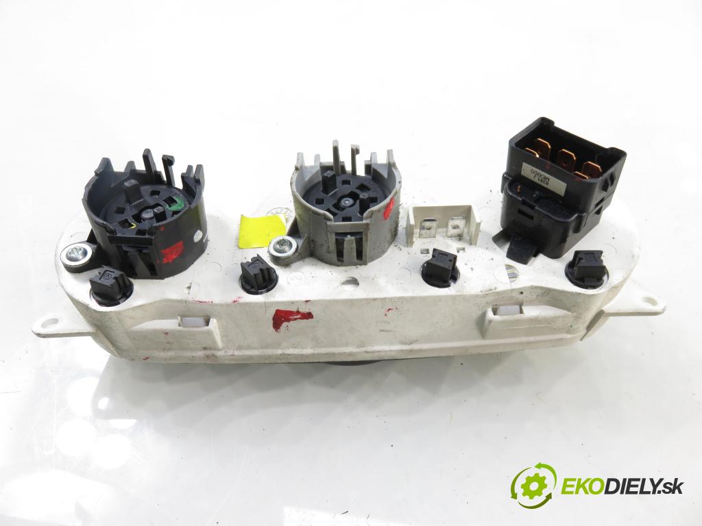 FORD FOCUS (DAW, DBW) HB 2000 96,00 2.0 16V - EDDF 1988,00 Panel kúrenia KLIMATIZACE: 98AB18C419AE