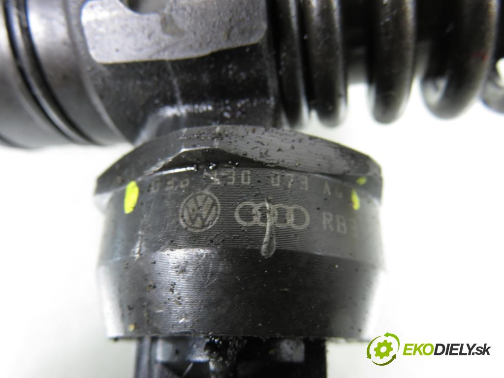 SKODA OCTAVIA I Combi (1U5) KOMBI 2002 74,00 1.9 TDI 4x4 - ATD 1896,00 vstříkovač 038130073AG ; 0414720215 (Vstřikovač paliva)