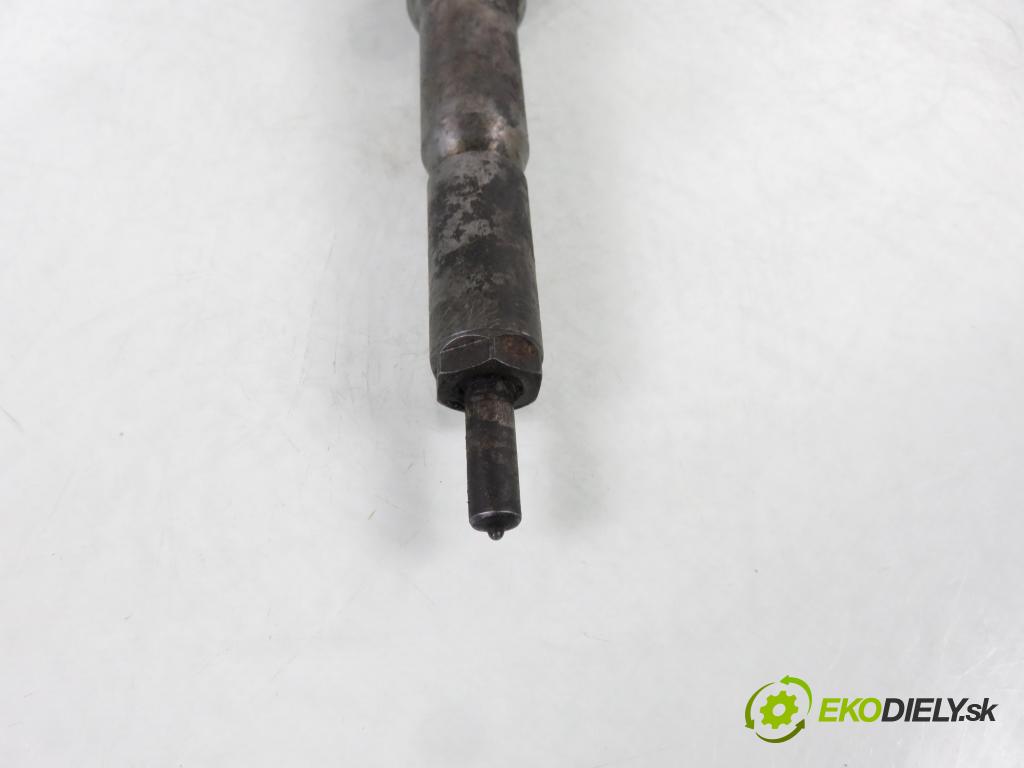 RENAULT MASTER III Platforma / podwozie (EV, HV, UV) KABINA/PLATFORMA 2015 0,00 2.3 dCi 165 FWD - M9T 700 2298,00 vstřikovač 166000372R ; HMLGT5164R (Vstřikovač paliva)