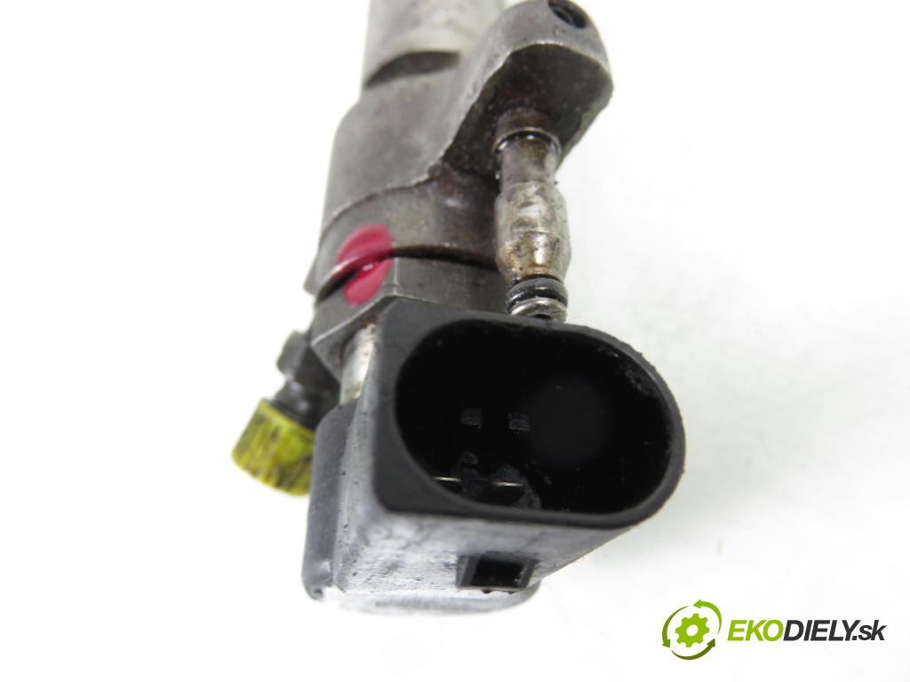 RENAULT MASTER III Platforma / podwozie (EV, HV, UV) KABINA/PLATFORMA 2015 0,00 2.3 dCi 165 FWD - M9T 700 2298,00 vstřikovač 166000372R ; HMLGT5164R (Vstřikovač paliva)