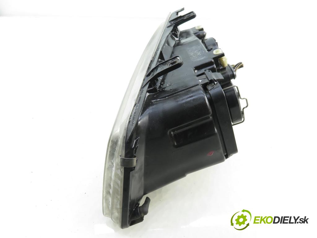 VW BORA (1J2) SEDAN 2001 66,00 1.9 TDI 90 - ALH 1896,00 Svetlo PP