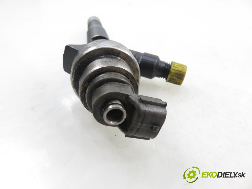 OPEL ASTRA H GTC (L08) HB 2009 81,00 1.7 CDTI - A 17 DTJ 1686,00 vstrekovač 8973762702 (Vstrekovač paliva)