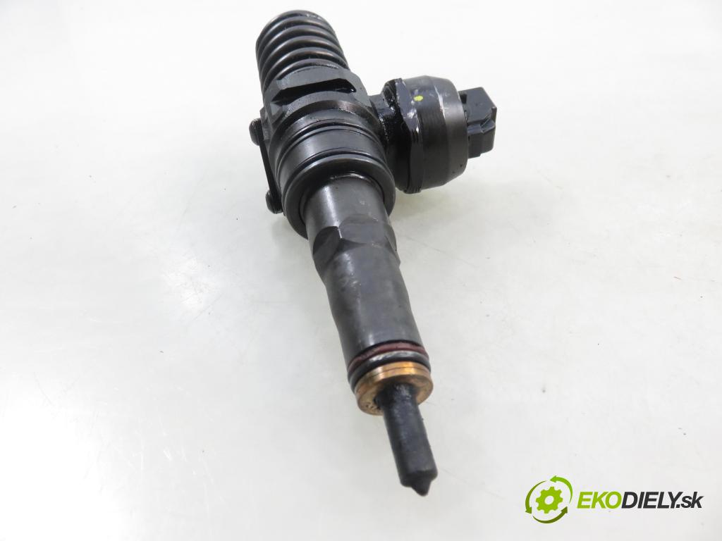 FORD GALAXY (WGR) VAN 2002 85,00 1.9 TDI PD 115 - AUY 1896,00 Vstrekovač 038130073AK ; 0414720038 (Vstrekovač paliva)