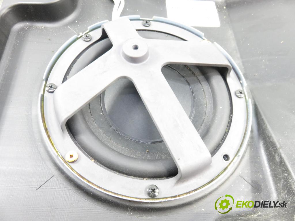 FORD S-MAX (WA6) MINIVAN 2012 118,00 1.6 EcoBoost - JTWA 1596,00 subwoofer AM2T19A067AC (Audio zariadenie)