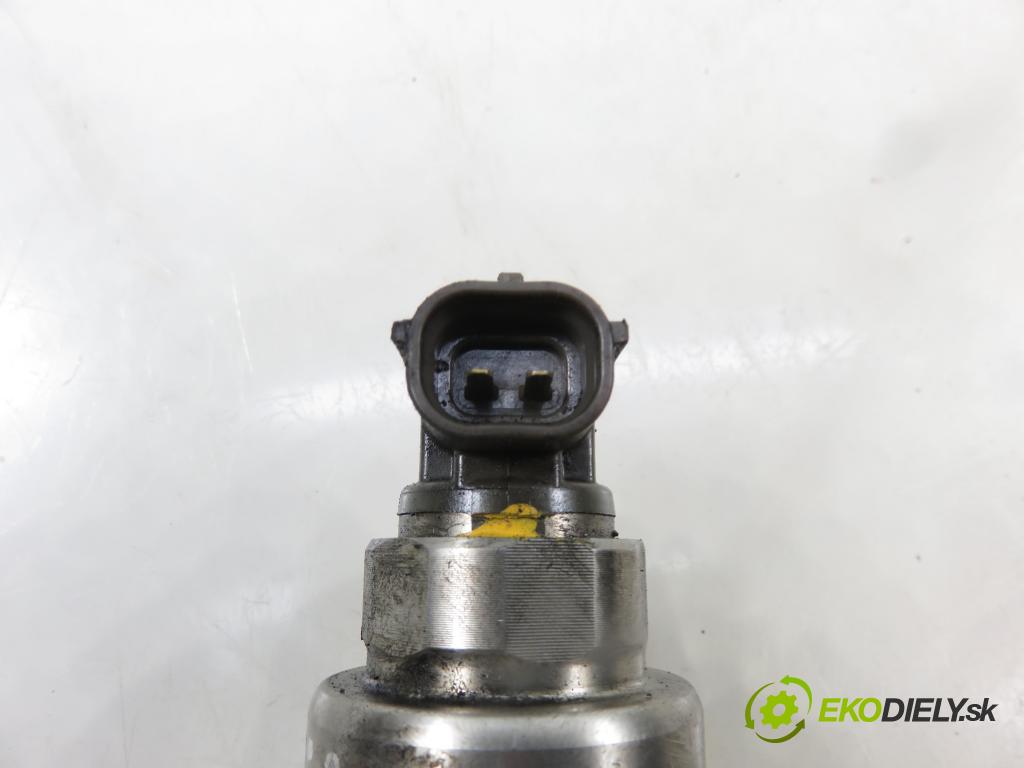 OPEL ASTRA H GTC (L08) HB 2009 81,00 1.7 CDTI - A 17 DTJ 1686,00 vstrekovač 8973762703 (Vstrekovač paliva)