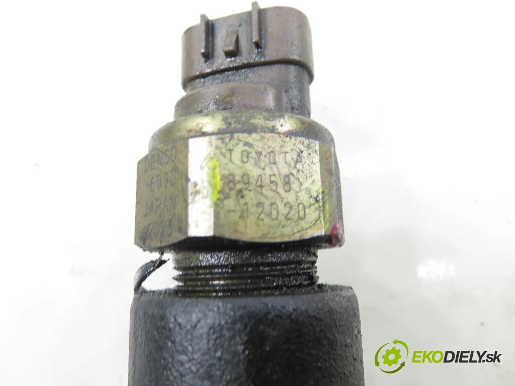 TOYOTA AVENSIS VERSO (_M2_) MINIVAN 2002 85,00 2.0 D (CLM20_) - 1CD-FTV 1995,00 Lišta vstrekovacia 8945812020 (Vstrekovacia lišta)