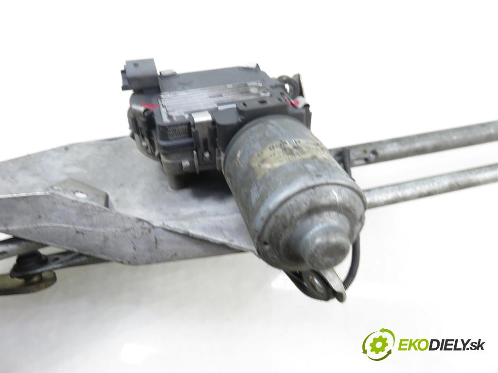 RENAULT GRAND ESPACE IV (JK0/1_) MINIVAN 2003 125,00 2.0 Turbo (JK0A, JK0B, JK0N) - F4R 797 1998,00 Motorček stieračov 8200014038 ; 3397020546