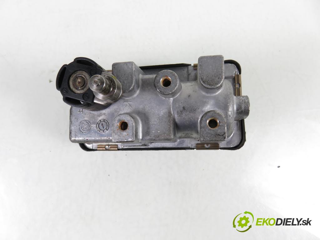 AUDI A5 (8T3) COUPE 2007 176,00 3.0 TDI quattro - CAPA 2967,00 Nastavovač turba 6NW009550 ; 767649 (Motorček ostatné)