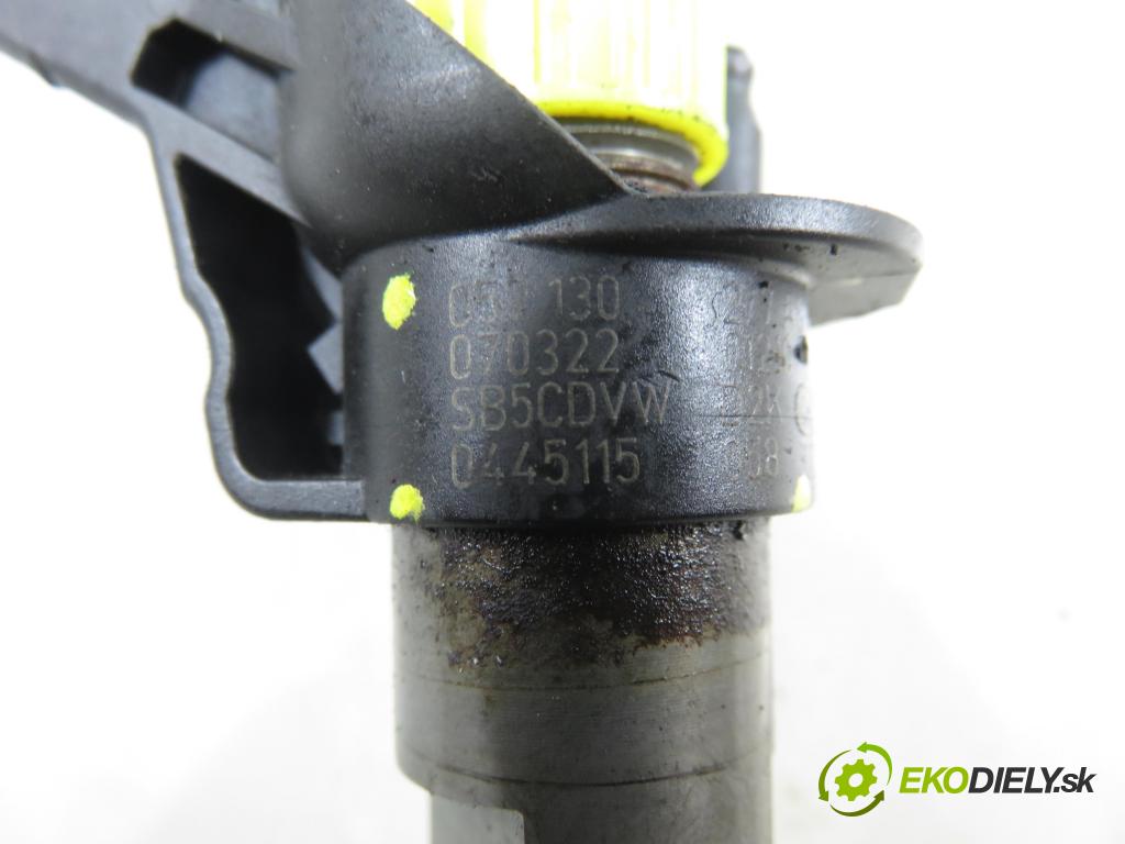 AUDI A5 (8T3) COUPE 2007 176,00 3.0 TDI quattro - CAPA 2967,00 vstrekovač 057130277AG ; 0445115058 (Vstrekovač paliva)