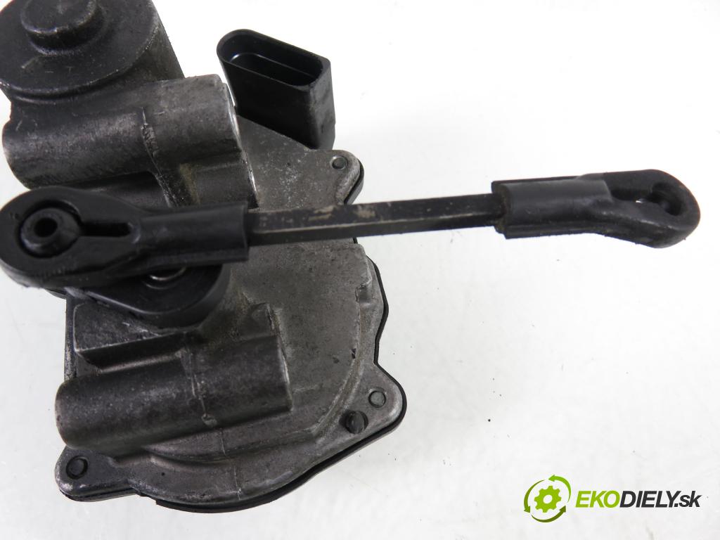 AUDI A5 (8T3) COUPE 2007 176,00 3.0 TDI quattro - CAPA 2967,00 Nastavovač zvod, potrubie 059129085L ; A2C53289031 (Motorček ostatné)