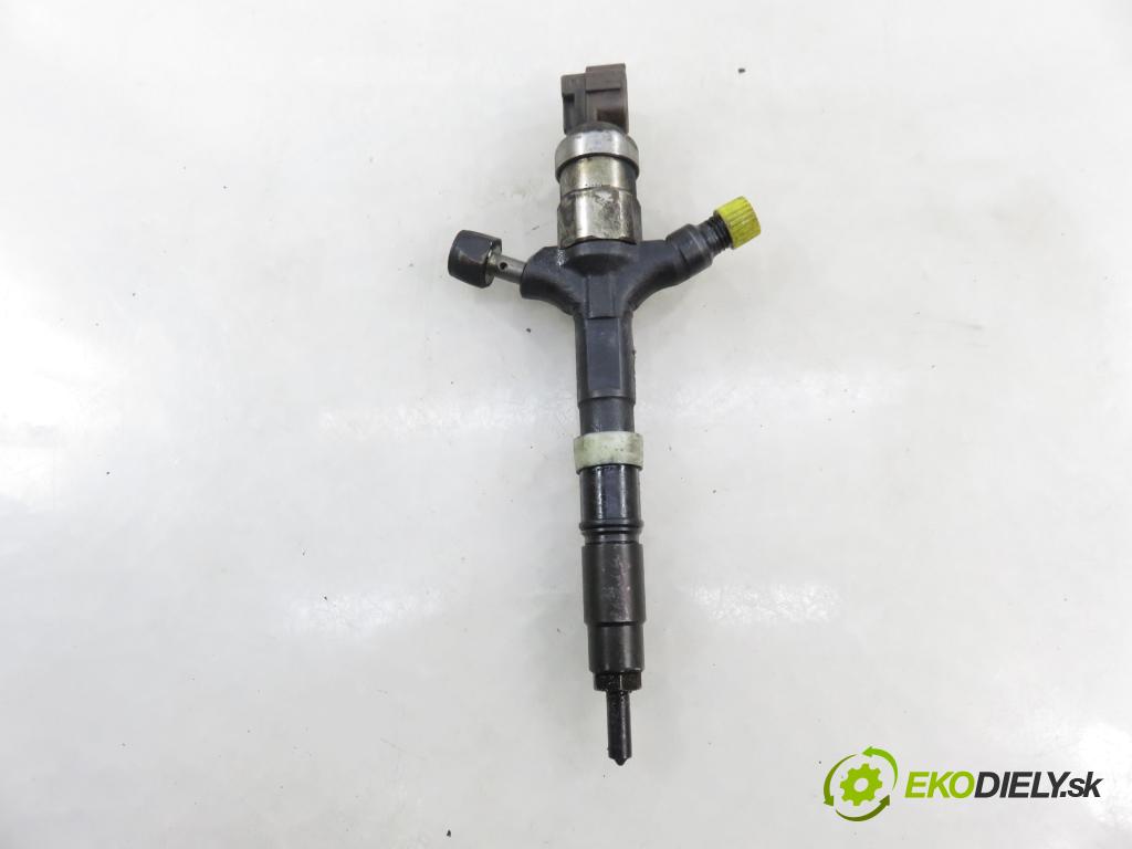 TOYOTA AVENSIS VERSO (_M2_) MINIVAN 2002 85,00 2.0 D (CLM20_) - 1CD-FTV 1995,00 vstrekovač 2367027030 (Vstrekovač paliva)