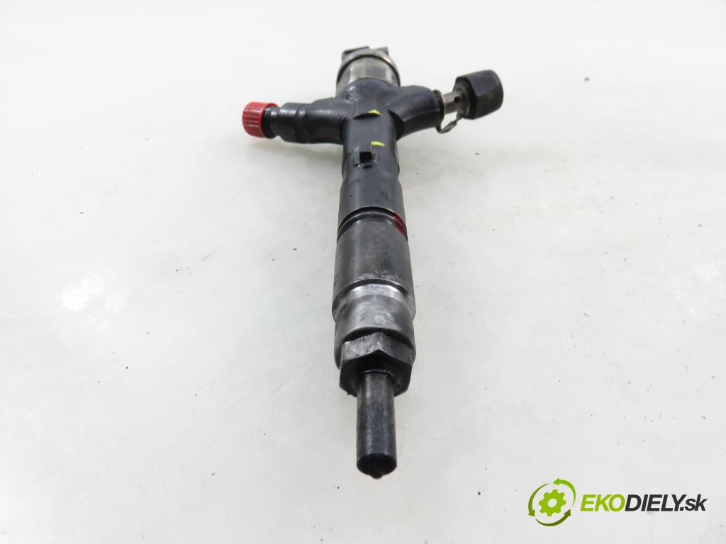 TOYOTA AVENSIS VERSO (_M2_) MINIVAN 2002 85,00 2.0 D (CLM20_) - 1CD-FTV 1995,00 vstrekovač 2367027030 (Vstrekovač paliva)