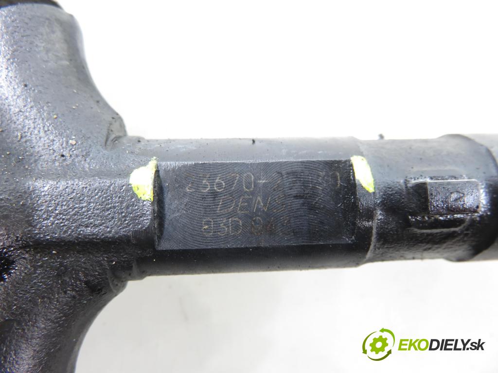 TOYOTA AVENSIS VERSO (_M2_) MINIVAN 2002 85,00 2.0 D (CLM20_) - 1CD-FTV 1995,00 vstrekovač 2367027030 (Vstrekovač paliva)