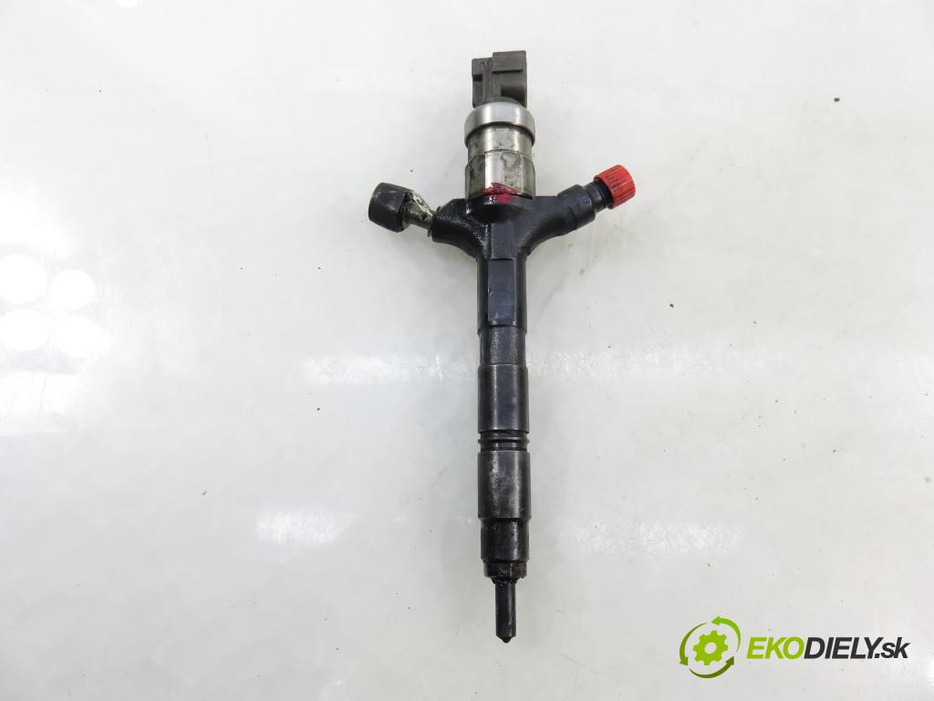 TOYOTA AVENSIS VERSO (_M2_) MINIVAN 2002 85,00 2.0 D (CLM20_) - 1CD-FTV 1995,00 vstrekovač 2367027030 (Vstrekovač paliva)