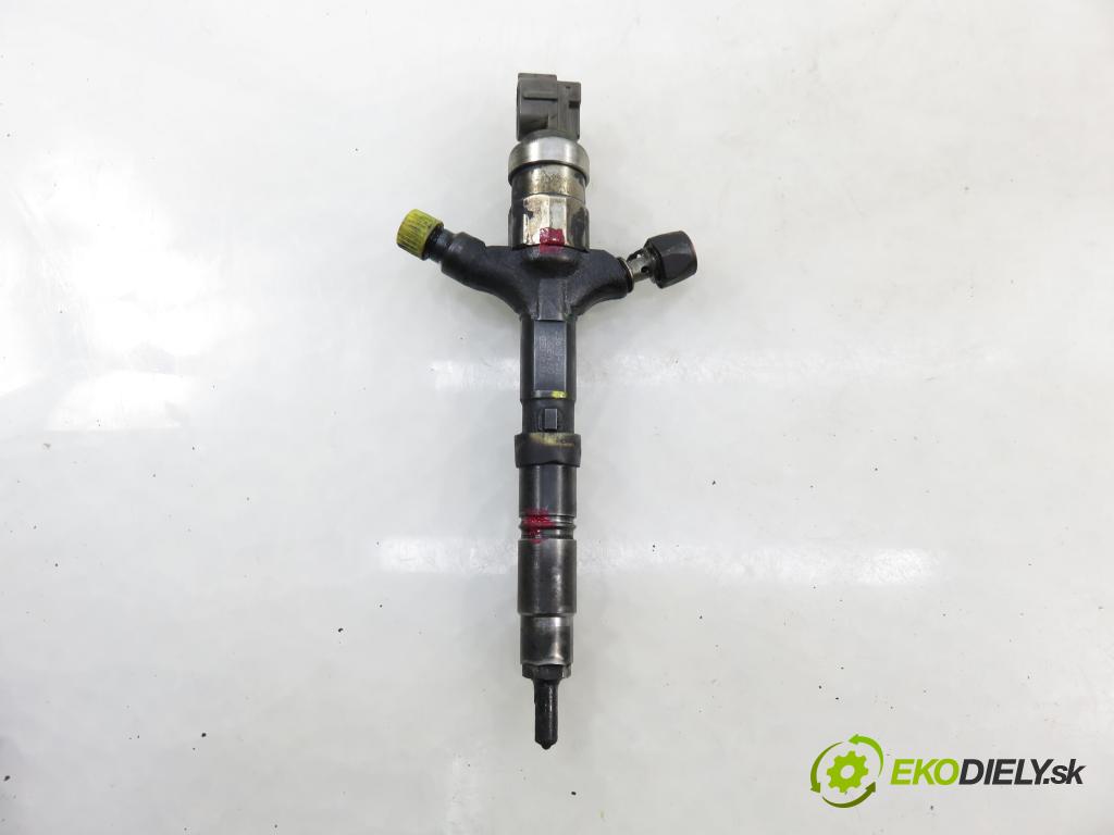 TOYOTA AVENSIS VERSO (_M2_) MINIVAN 2002 85,00 2.0 D (CLM20_) - 1CD-FTV 1995,00 vstrekovač 2367027030 (Vstrekovač paliva)