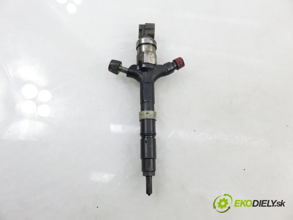 TOYOTA AVENSIS VERSO (_M2_) MINIVAN 2002 85,00 2.0 D (CLM20_) - 1CD-FTV 1995,00 vstrekovač 2367027030 (Vstrekovač paliva)