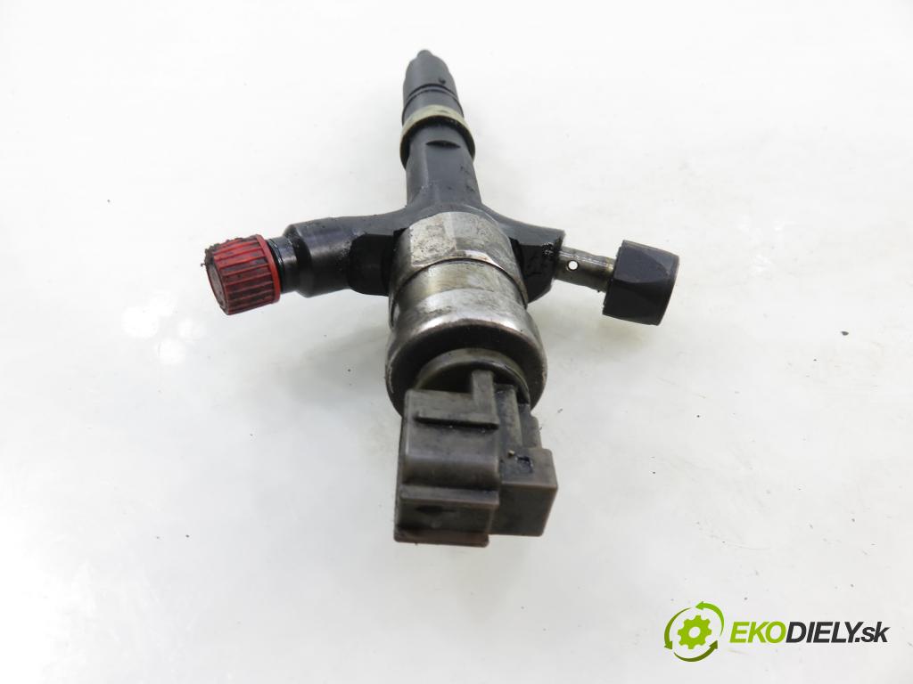 TOYOTA AVENSIS VERSO (_M2_) MINIVAN 2002 85,00 2.0 D (CLM20_) - 1CD-FTV 1995,00 vstrekovač 2367027030 (Vstrekovač paliva)