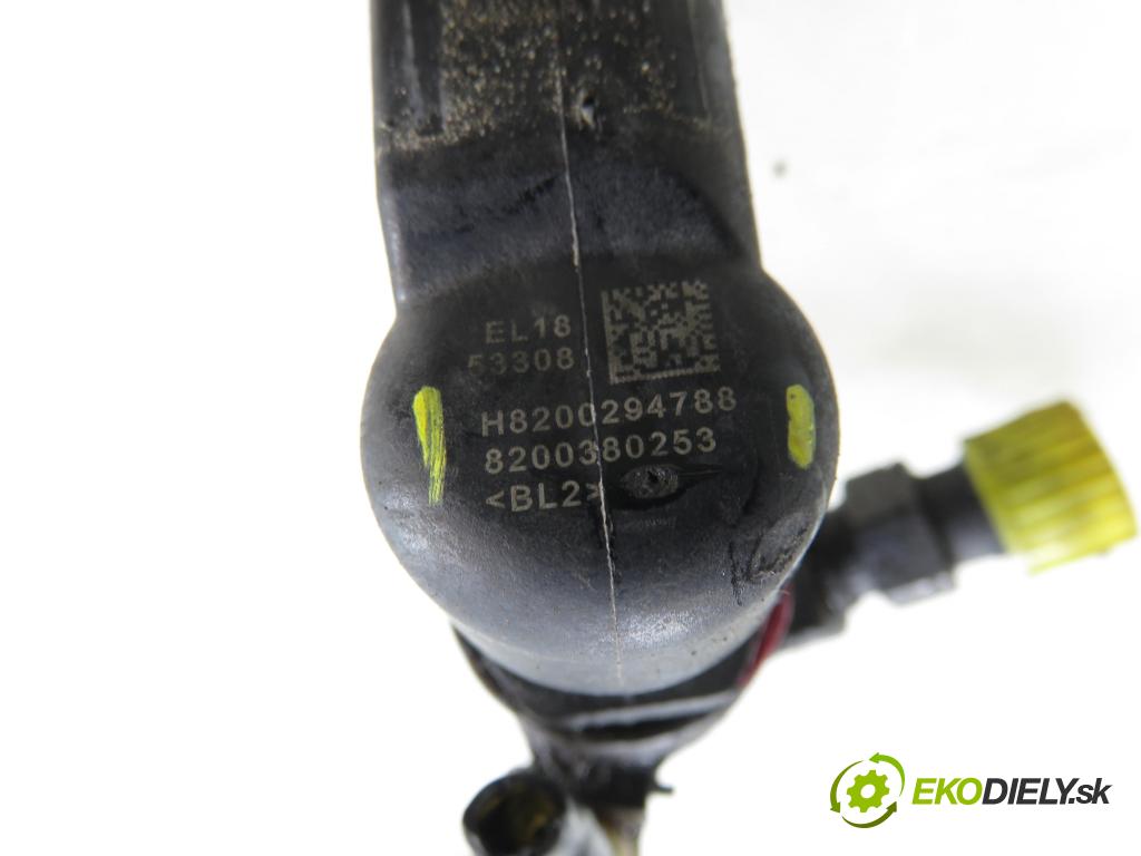 RENAULT SCENIC II (JM0/1_) MINIVAN 2006 78,00 1.5 dCi 106 - K9K 732 1461,00 vstrekovač 8200380253 ; 8200294788 (Vstrekovač paliva)