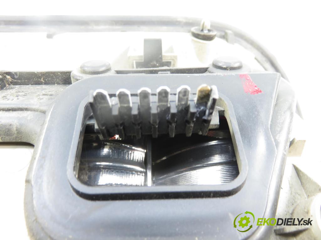 OPEL ZAFIRA A Nadwozie Wielkopojemne (MPV) (T98)  MINIVAN 2002 92,00 1.8 16V 125 - Z 18 XE 1796,00 Svetlo ľavé zadné