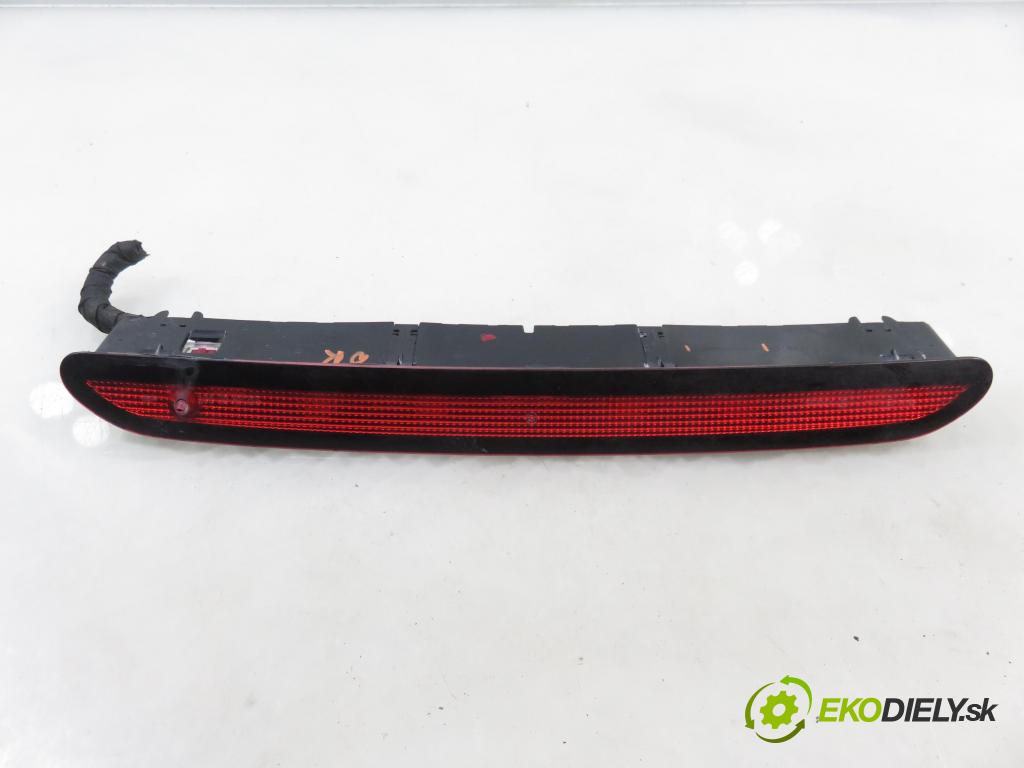 VW GOLF VII Variant (BA5, BV5) KOMBI 2019 850,00 1.6 TDI CR 115 - DGTE 1598,00 SVĚTLO bŕzd 5G0945087B