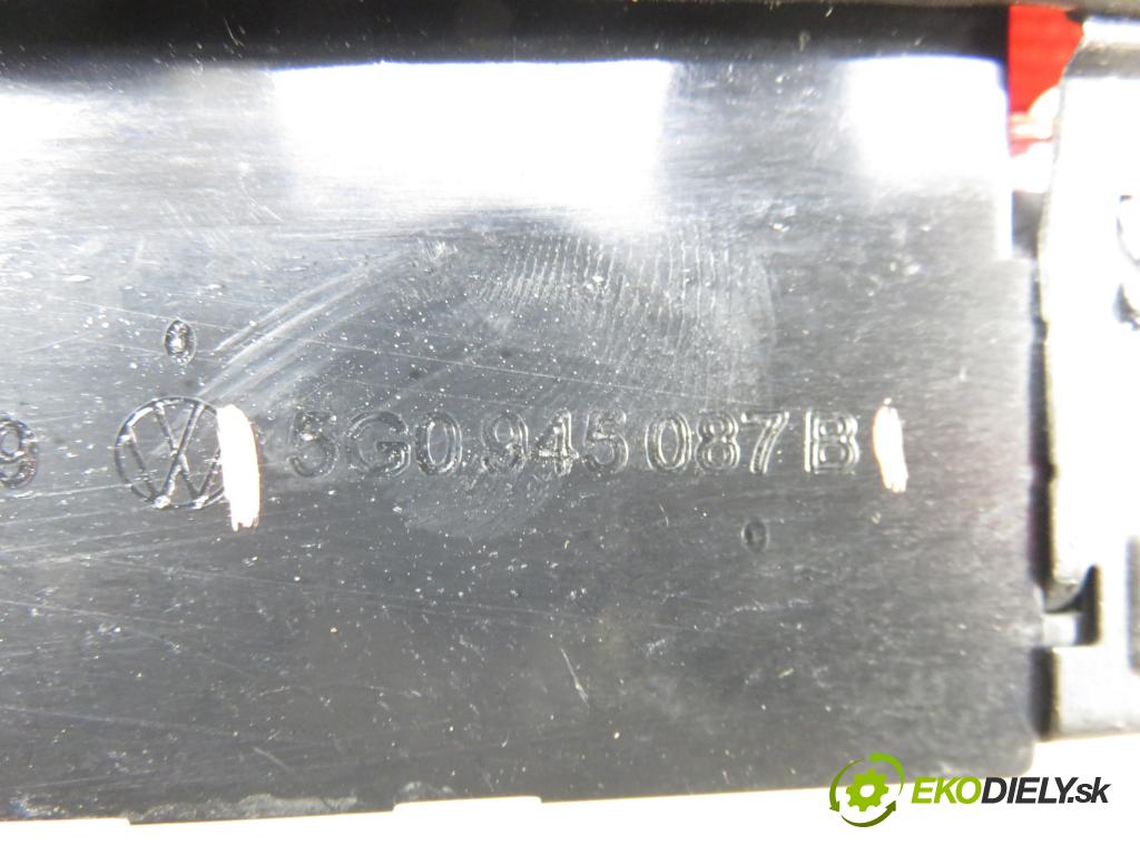 VW GOLF VII Variant (BA5, BV5) KOMBI 2019 850,00 1.6 TDI CR 115 - DGTE 1598,00 svetlo bŕzd 5G0945087B