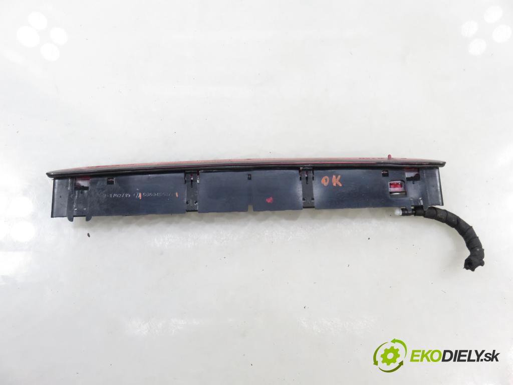 VW GOLF VII Variant (BA5, BV5) KOMBI 2019 850,00 1.6 TDI CR 115 - DGTE 1598,00 svetlo bŕzd 5G0945087B