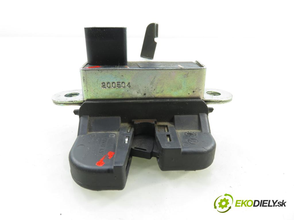 VW GOLF V (1K1) HB 2005 66,00 1.9 TDI PD 90 - BRU 1896,00 zámok dverí kufor EL. 1K6827505B