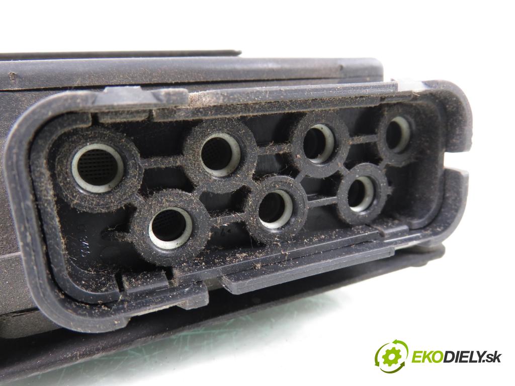 VW GOLF V (1K1) HB 2005 66,00 1.9 TDI PD 90 - BRU 1896,00 VENTIL magnetický 6Q0906625