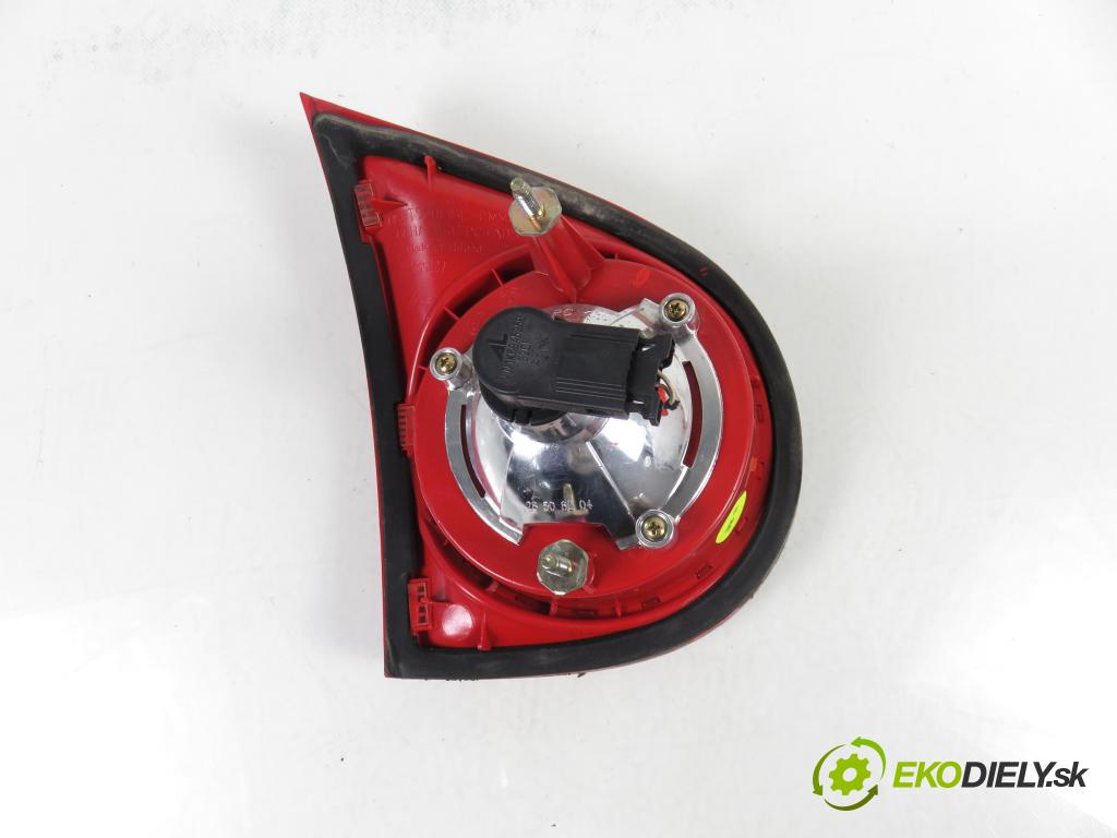 VW GOLF V (1K1) HB 2005 66,00 1.9 TDI PD 90 - BRU 1896,00 Svetlo pravé zadné kufor 1K6945094E