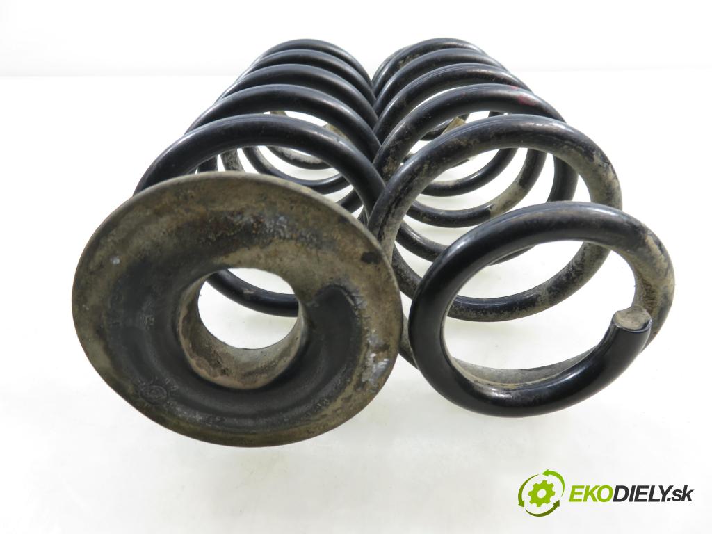 VW GOLF VII Variant (BA5, BV5) KOMBI 2019 850,00 1.6 TDI CR 115 - DGTE 1598,00 Pružina ZADNÍ: 5Q0511121AH