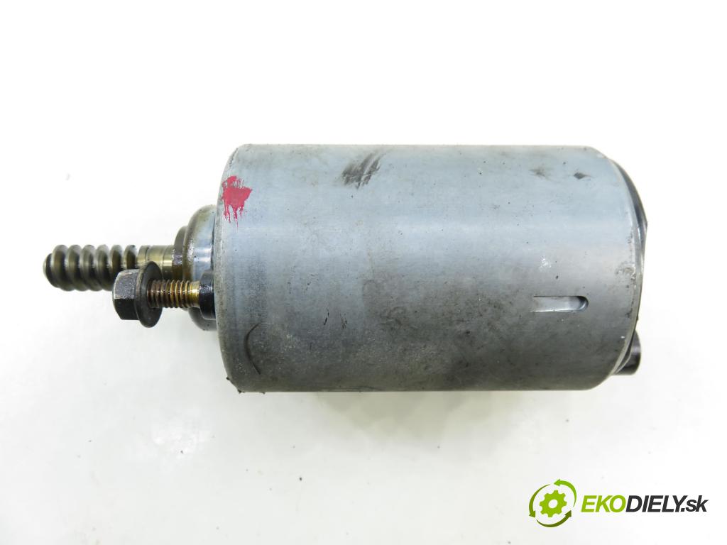 BMW 3 (E90) SEDAN 2005 95,00 318 i 129 - N46 B20 B 1995,00 Nastavovač časovania Vačkový hriadeľ: A2C59515104 ; A2C53123520 (Motor a príslušenstvo ostatné)