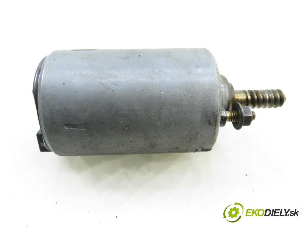 BMW 3 (E90) SEDAN 2005 95,00 318 i 129 - N46 B20 B 1995,00 Nastavovač časovania Vačkový hriadeľ: A2C59515104 ; A2C53123520 (Motor a príslušenstvo ostatné)