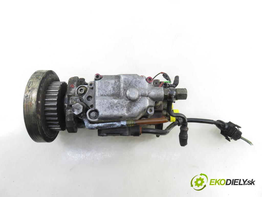 VOLVO 850 Kombi (LW) KOMBI 1997 103,00 2.5 TDI - D 5252 T 2461,00 Pumpa vstrekovacia 074130110M ; 0460415990 (Vstrekovacie čerpadlo)