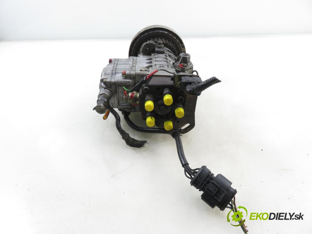 VOLVO 850 Kombi (LW) KOMBI 1997 103,00 2.5 TDI - D 5252 T 2461,00 Pumpa vstrekovacia 074130110M ; 0460415990 (Vstrekovacie čerpadlo)