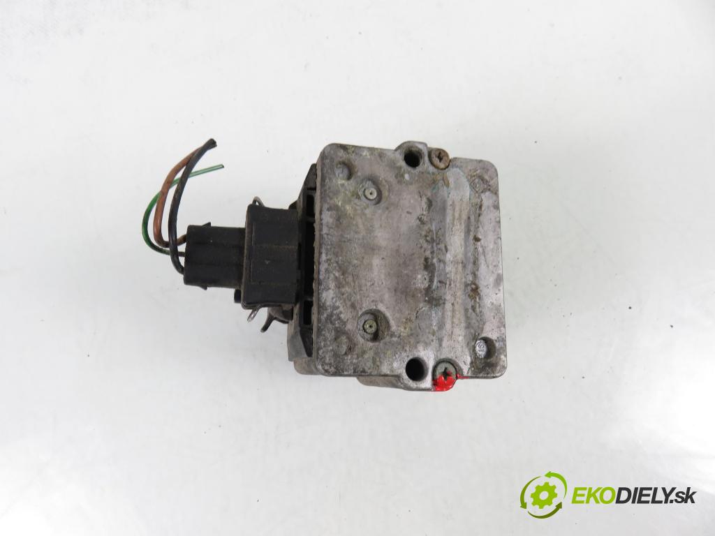 AUDI 80 (8C, B4) SEDAN 1993 85,00 2.0 E 115 - ABK 1984,00 Cievka zapaľovacia 867905104A