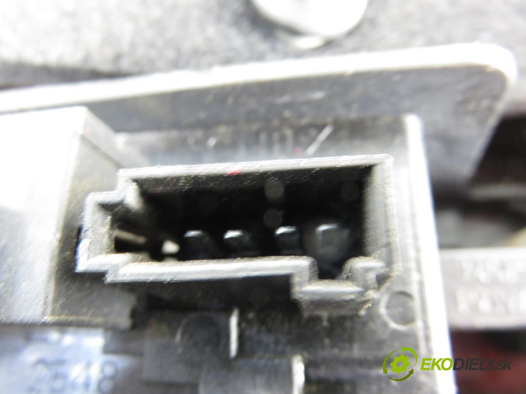 SAAB 9-3 (YS3F) SEDAN 2006 88,00 1.9 TiD - Z 19 DT 1910,00 světlo pravé zadní