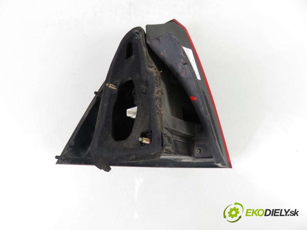 CITROEN C5 II (RC_) SEDAN 2005 100,00 2.0 HDi 136 - RHR (DW10BTED4) 1997,00 Svetlo pravé zadné 89034070